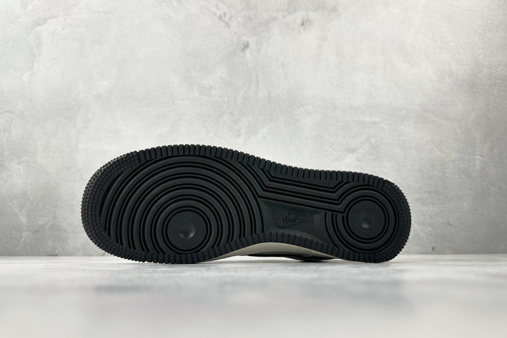 260 Nike Air Force 1'07 米白黑 CS5288-036