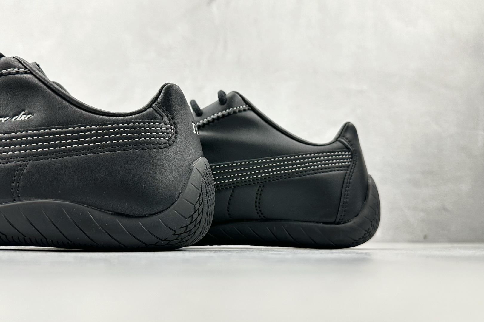 PUMA 赛车鞋 性价比天花板 指令单已排满 Puma专业户 二次成型“猛帮”成型工艺 真拼接鞋面 杜绝杀猪版本 Noafterno x PUMA彪马 speedcat 黑色 404267-01-Top High Quatity Cheap Sneakers Fashion Clothing Clothes Bags handbags Shoes of all Brand wholesale With The best Quality And Beautiful Price from China Factory Chinese suppliers wholesaler seller PUMA 赛车鞋 性价比天花板 指令单已排满 Puma专业户 二次成型“猛帮”成型工艺 真拼接鞋面 杜绝杀猪版本 Noafterno x PUMA彪马 speedcat 黑色 404267-01