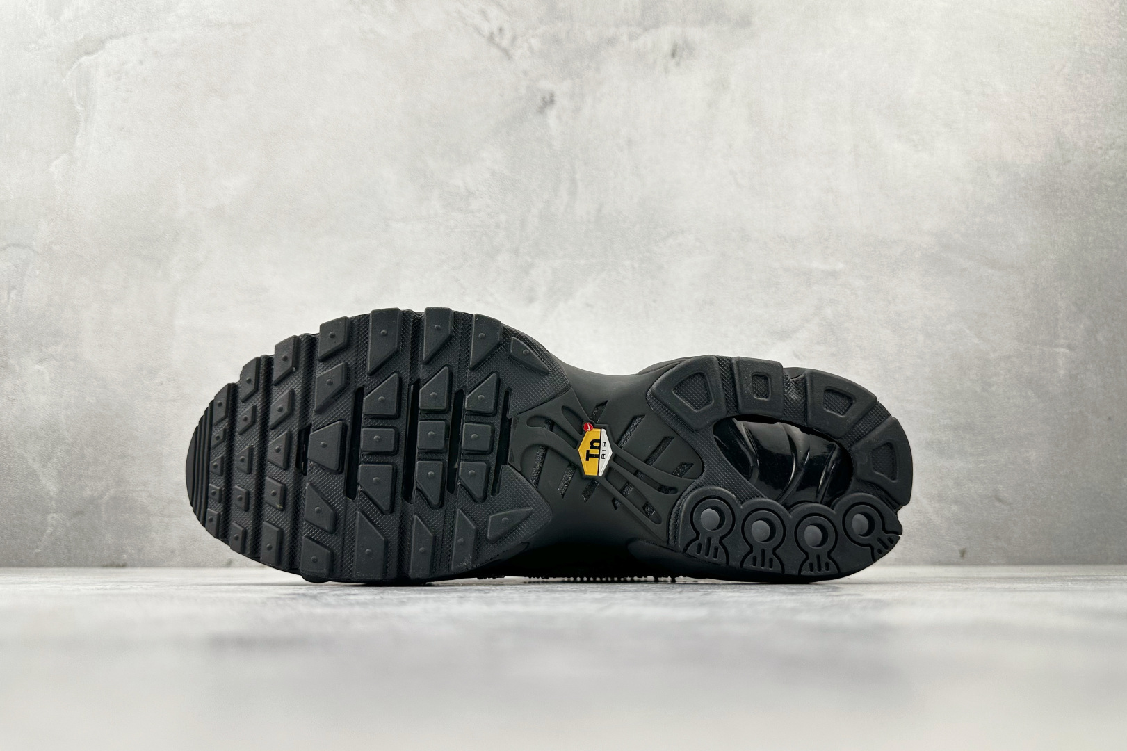 460 Swarovski/施华洛世奇 x Nike Air Plus 黑色 FZ4237-001