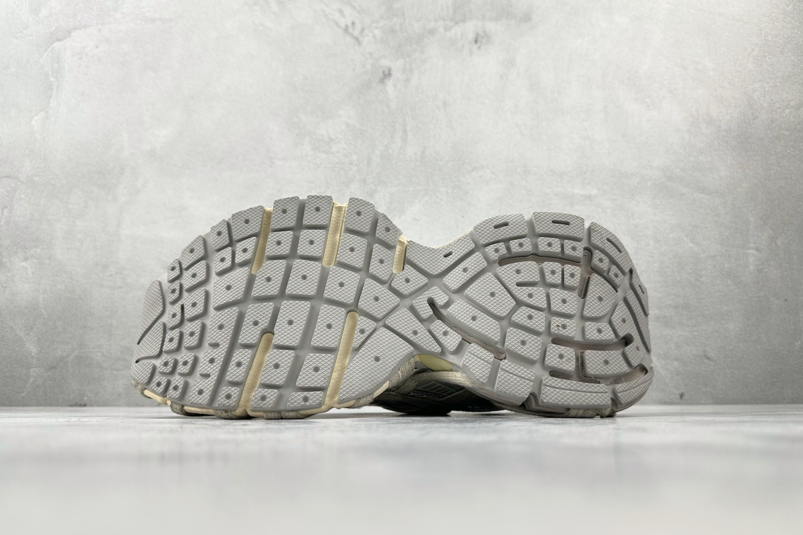 独立订单 公认最强品质 Balenciaga巴黎世家 3XL 24ss 绑带做旧 灰色 778698W3XLL