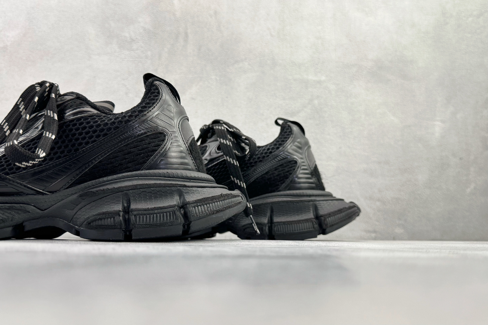 独立订单 公认最强品质 Balenciaga巴黎世家 3XL 黑色 734731W3XL1