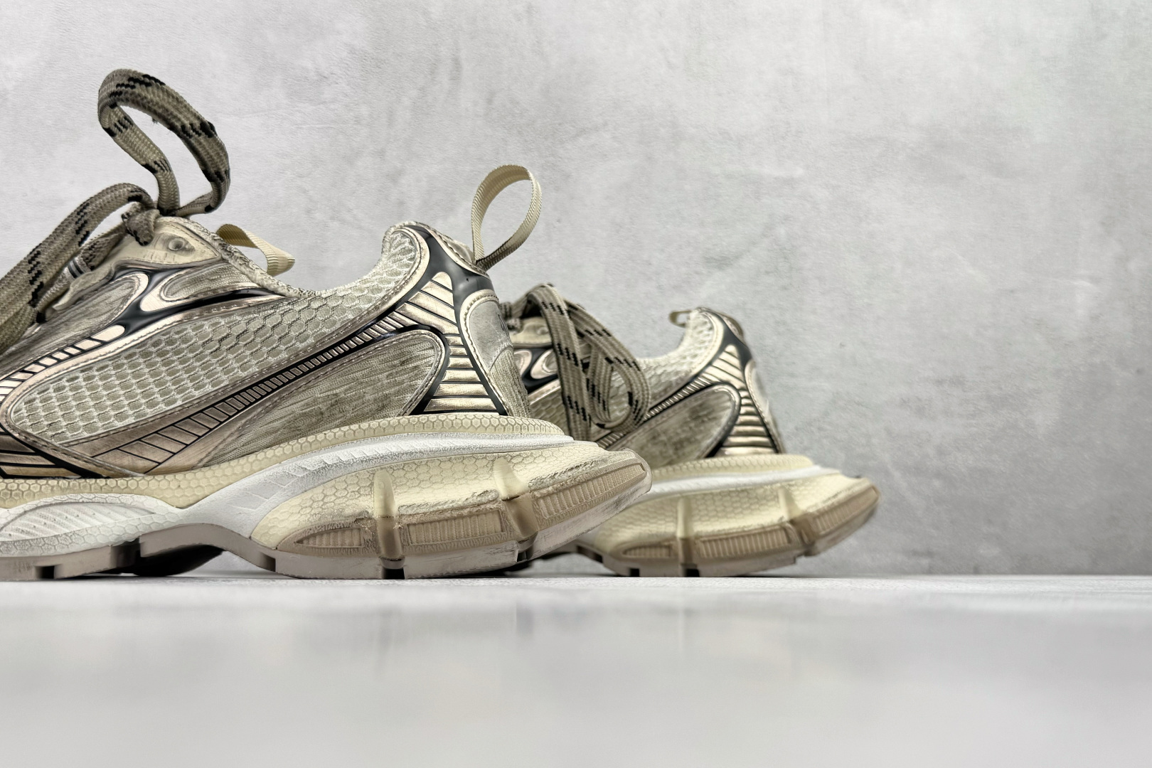 独立订单 公认最强品质 Balenciaga巴黎世家 3XL 香槟金 弧度 734734W3XL5