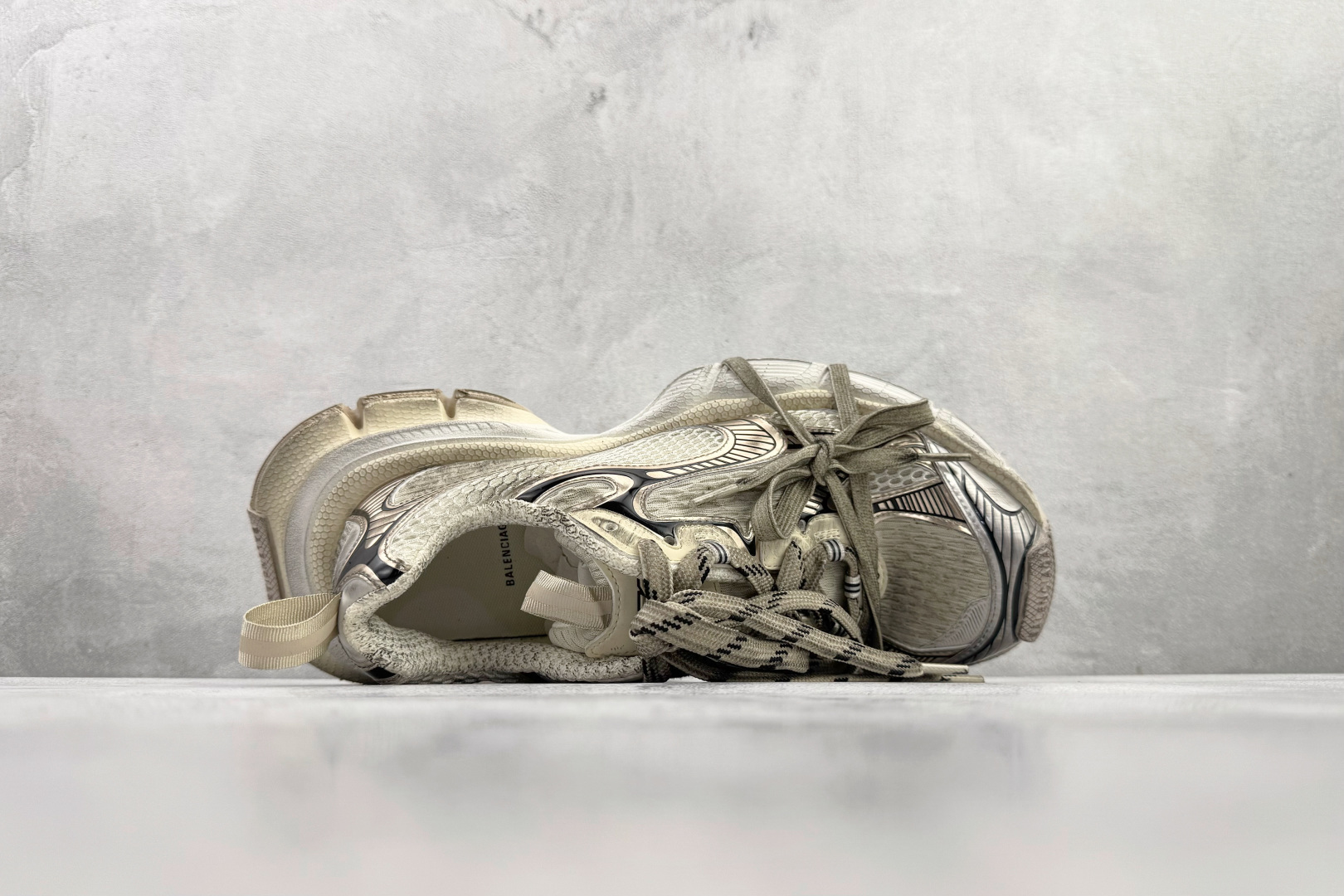 独立订单 公认最强品质 Balenciaga巴黎世家 3XL 香槟金 弧度 734734W3XL5