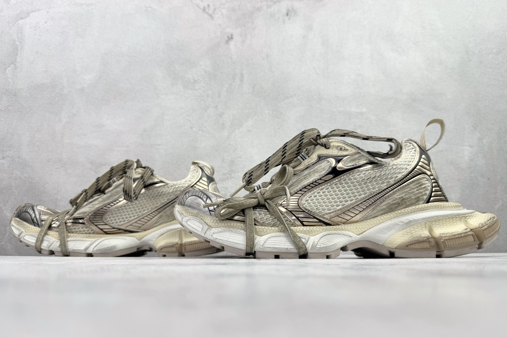 独立订单 公认最强品质 Balenciaga巴黎世家 3XL 香槟金 弧度 734734W3XL5