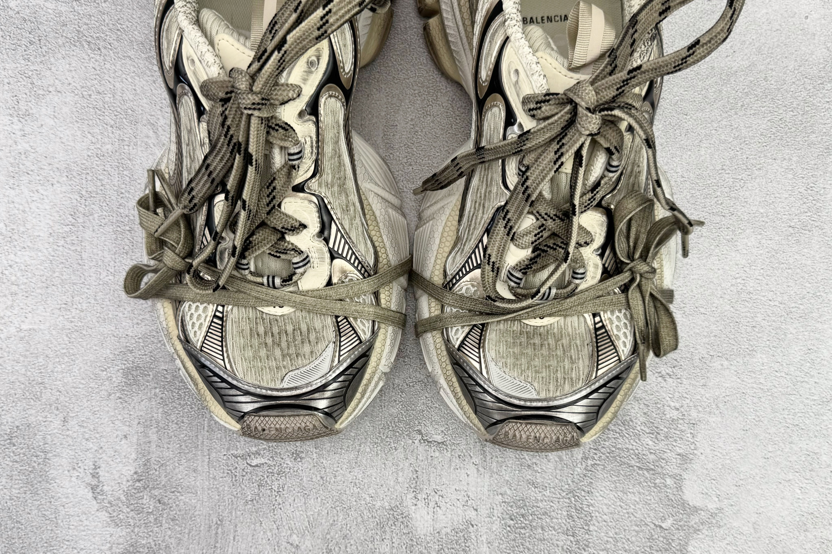 独立订单 公认最强品质 Balenciaga巴黎世家 3XL 香槟金 弧度 734734W3XL5