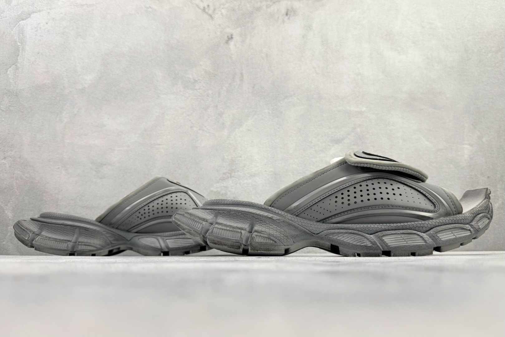 独立订单 公认最强品质 Balenciaga巴黎世家 3XL 灰色 799939W3XSL