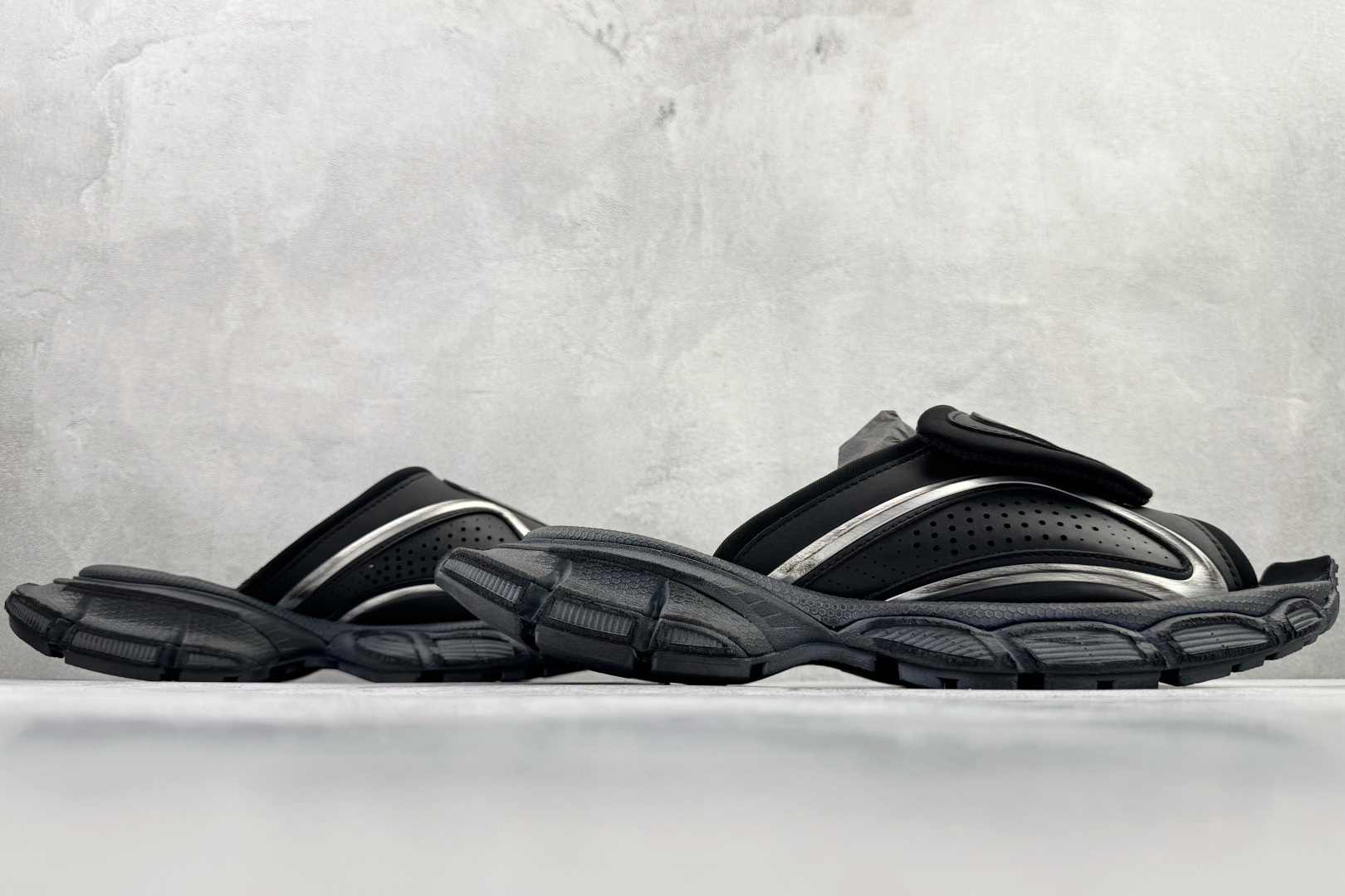 独立订单 公认最强品质 Balenciaga巴黎世家 3XL 黑色 799939W3XSL