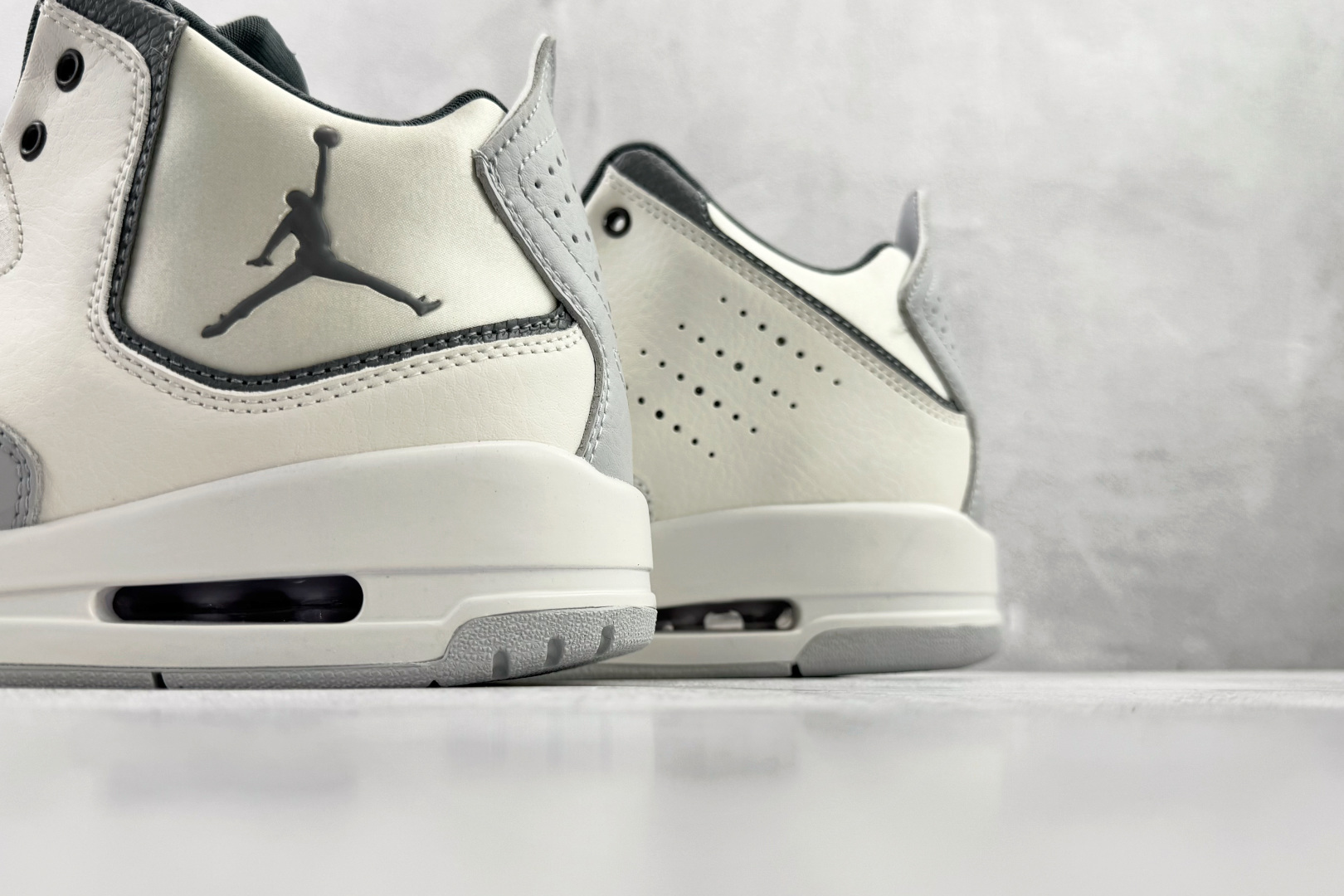 HJ 210 Jordan Courtside 23 灰白 HQ1192-101