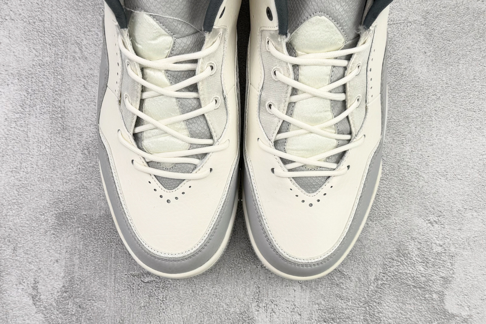 HJ 210 Jordan Courtside 23 灰白 HQ1192-101