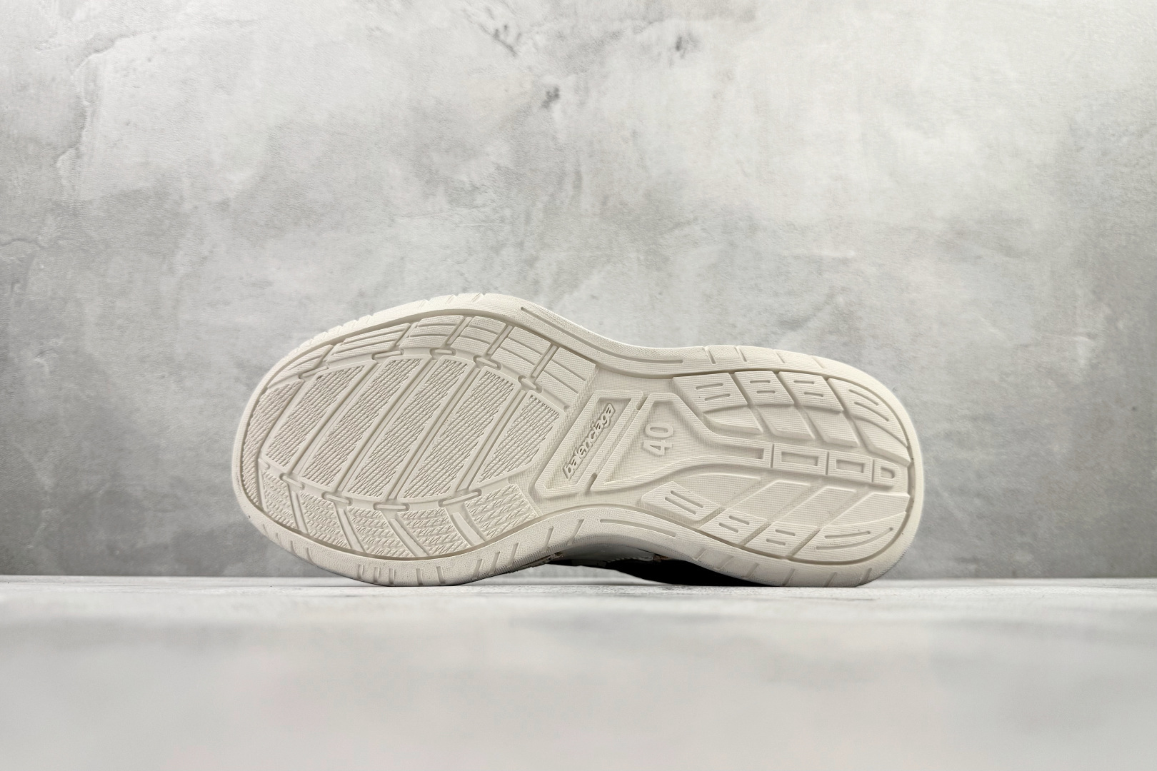 480 代购版 Balenciaga巴黎世家 Hamptons sneaker 白灰 841765WHPLY