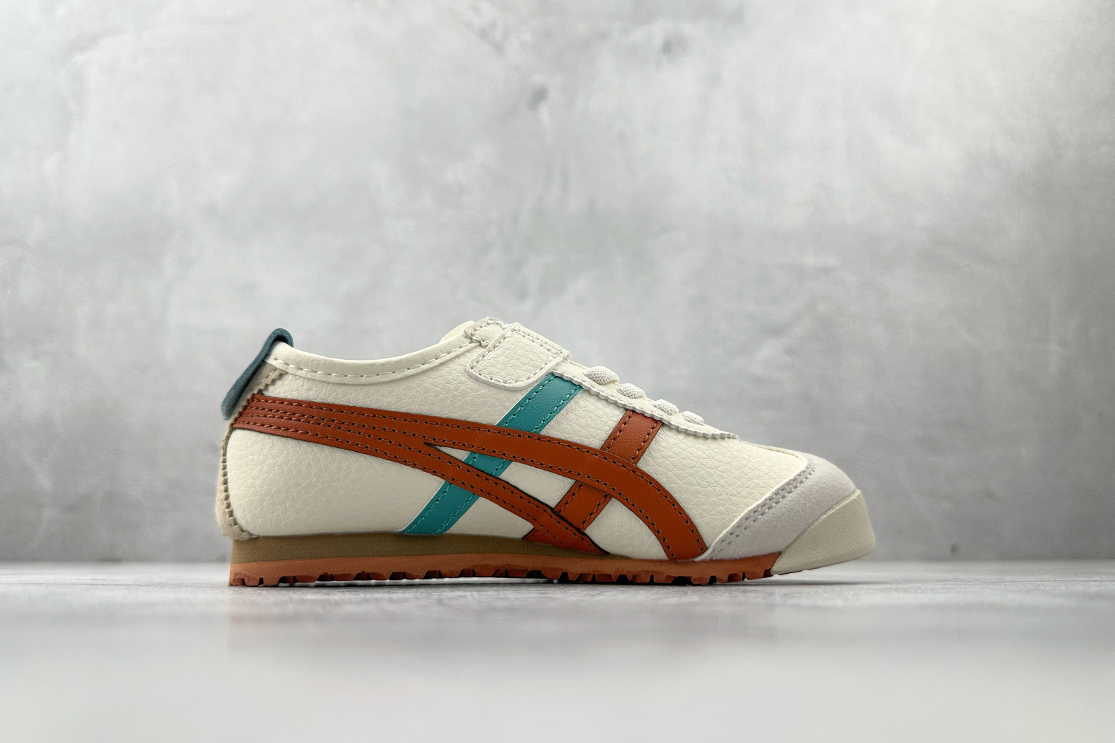 140 纯原平台特供 Onitsuka Tiger鬼塚虎 MEXICO 66 PS 童鞋 米蓝棕 C4D4L-Chinese UA Cheap High Quatity Brand Clothes Bags handbags Sneakers wholesale wholesaler seller from China Factory suppliers Fashion Clothing Shoes best Quality Beautiful Price 140 纯原平台特供 Onitsuka Tiger鬼塚虎 MEXICO 66 PS 童鞋 米蓝棕 C4D4L