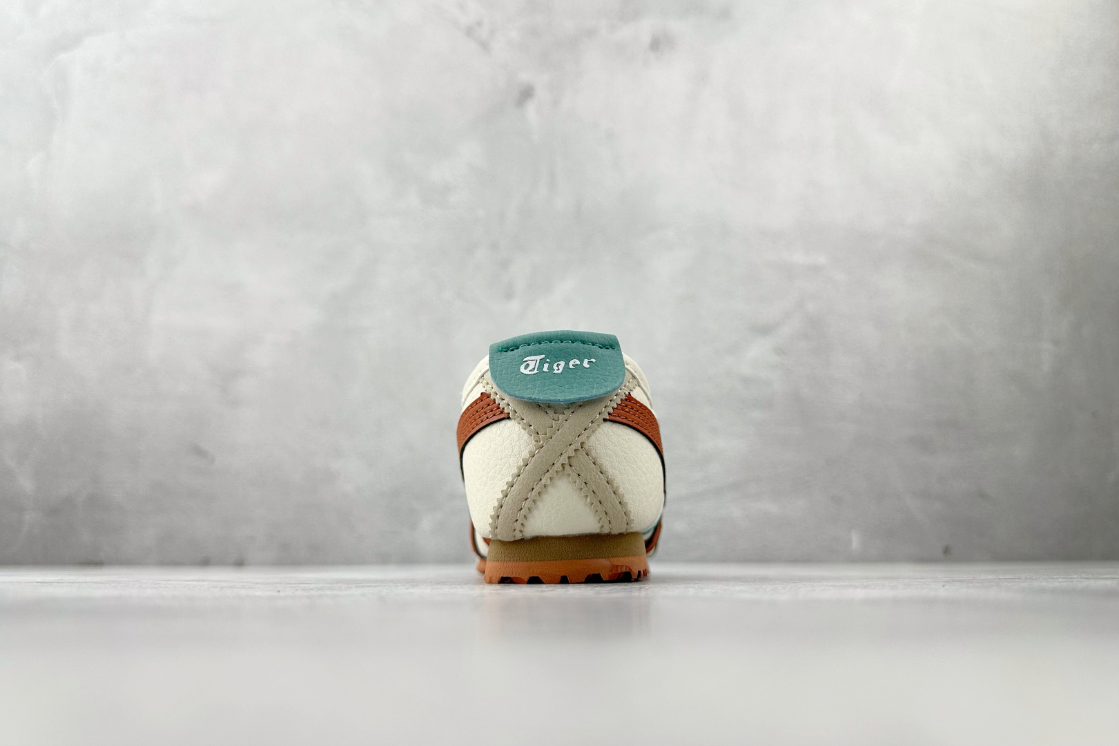 140 纯原平台特供 Onitsuka Tiger鬼塚虎 MEXICO 66 PS 童鞋 米蓝棕 C4D4L-Chinese UA Cheap High Quatity Brand Clothes Bags handbags Sneakers wholesale wholesaler seller from China Factory suppliers Fashion Clothing Shoes best Quality Beautiful Price 140 纯原平台特供 Onitsuka Tiger鬼塚虎 MEXICO 66 PS 童鞋 米蓝棕 C4D4L