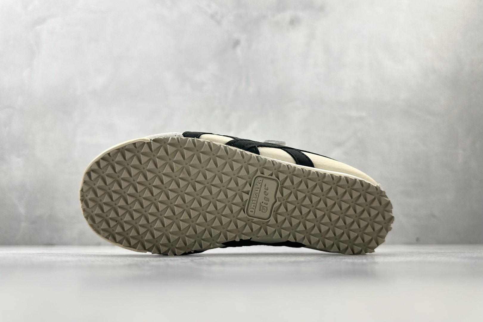 140 纯原平台特供 Onitsuka Tiger鬼塚虎 MEXICO 66 PS 童鞋 米白黑 C4D4L