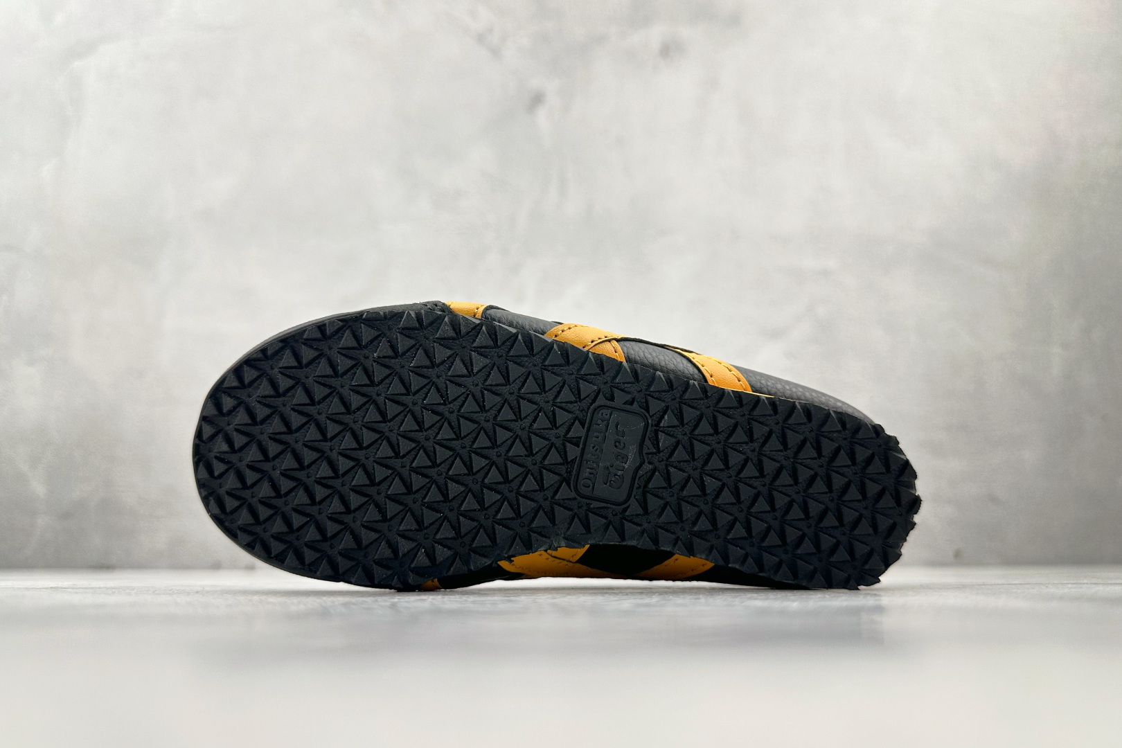 140 纯原平台特供 Onitsuka Tiger鬼塚虎 MEXICO 66 PS 童鞋 黑黄 C4D4L