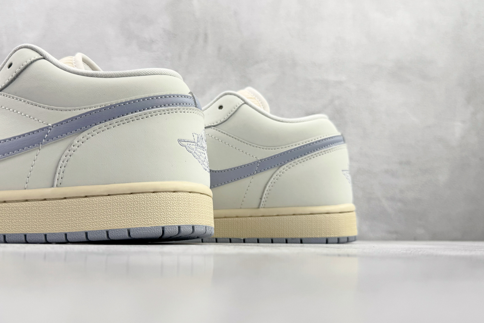 200 综合版 Jordan Air Jordan 1 LOW 白蓝 DC0774-106