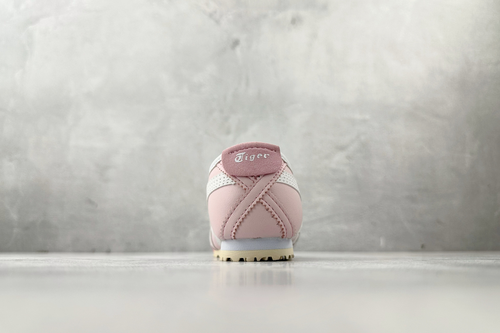 140 纯原平台特供 Onitsuka Tiger鬼塚虎 MEXICO 66 PS 童鞋 粉白 C4D4L