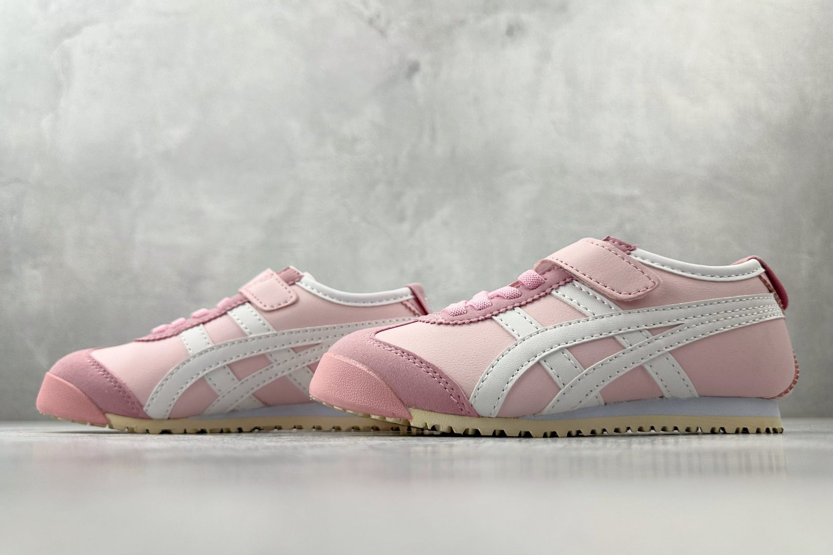 140 纯原平台特供 Onitsuka Tiger鬼塚虎 MEXICO 66 PS 童鞋 粉白 C4D4L