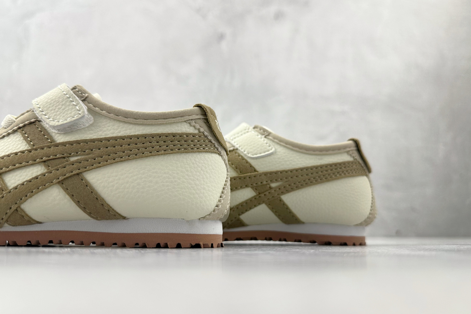 140 纯原平台特供 Onitsuka Tiger鬼塚虎 MEXICO 66 PS 童鞋 灰棕 C4D4L