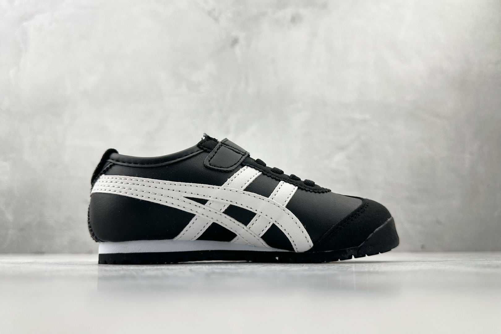 140 纯原平台特供 Onitsuka Tiger鬼塚虎 MEXICO 66 PS 童鞋 黑白 C4D4L
