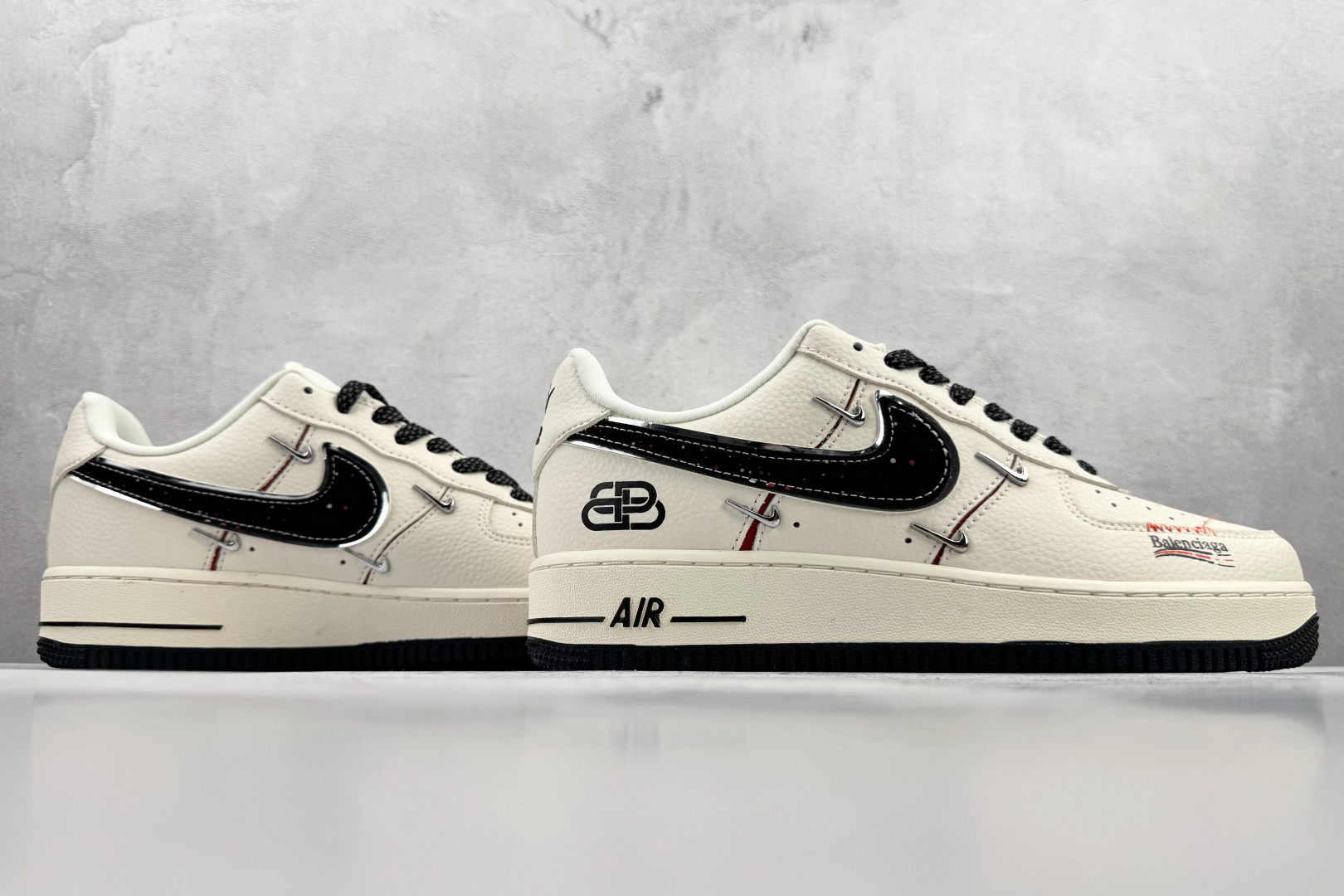 260 Nike Air Force 1'07 米黑 DD1928-309