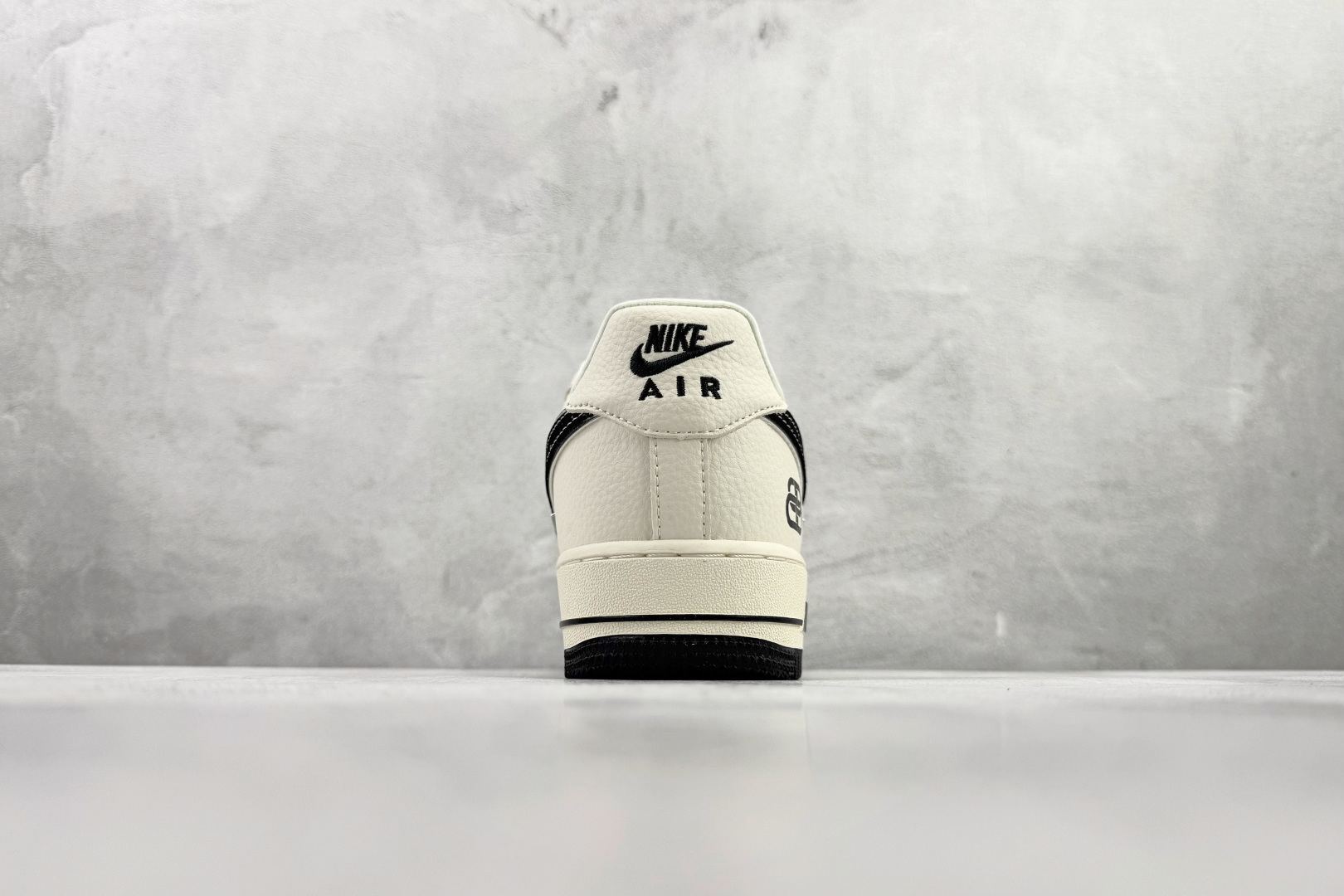 260 Nike Air Force 1'07 米黑 DD1928-309