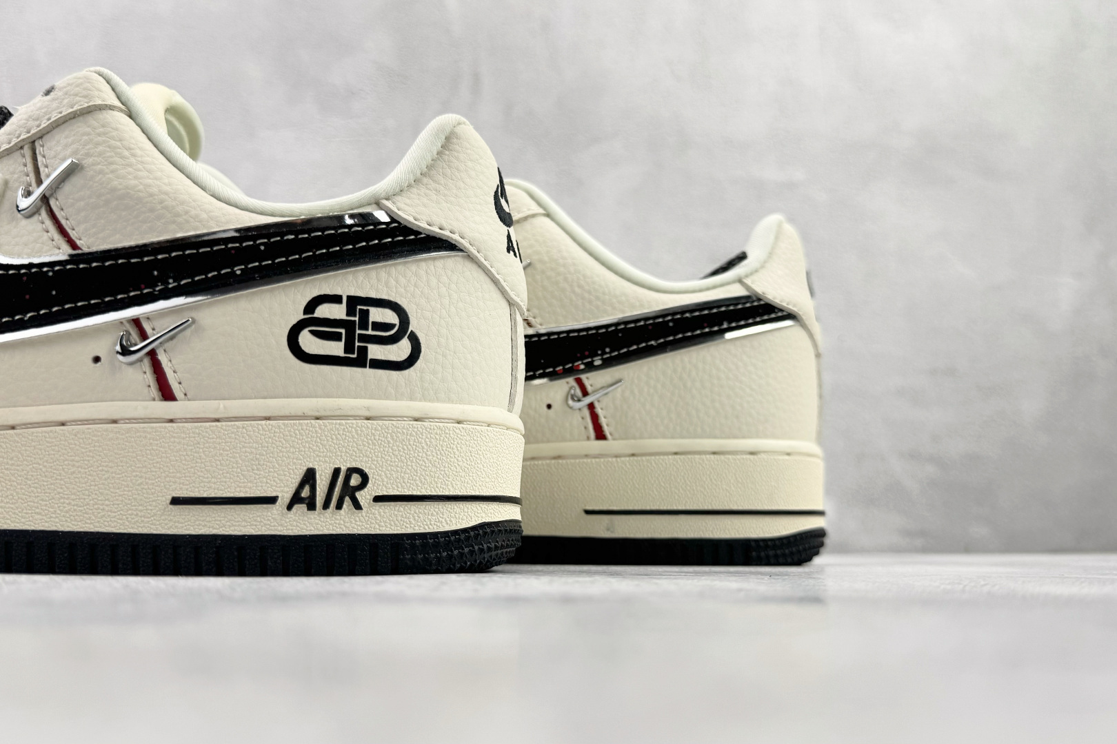 260 Nike Air Force 1'07 米黑 DD1928-309