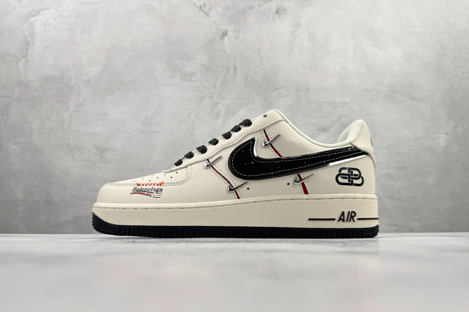 260 Nike Air Force 1'07 米黑 DD1928-309