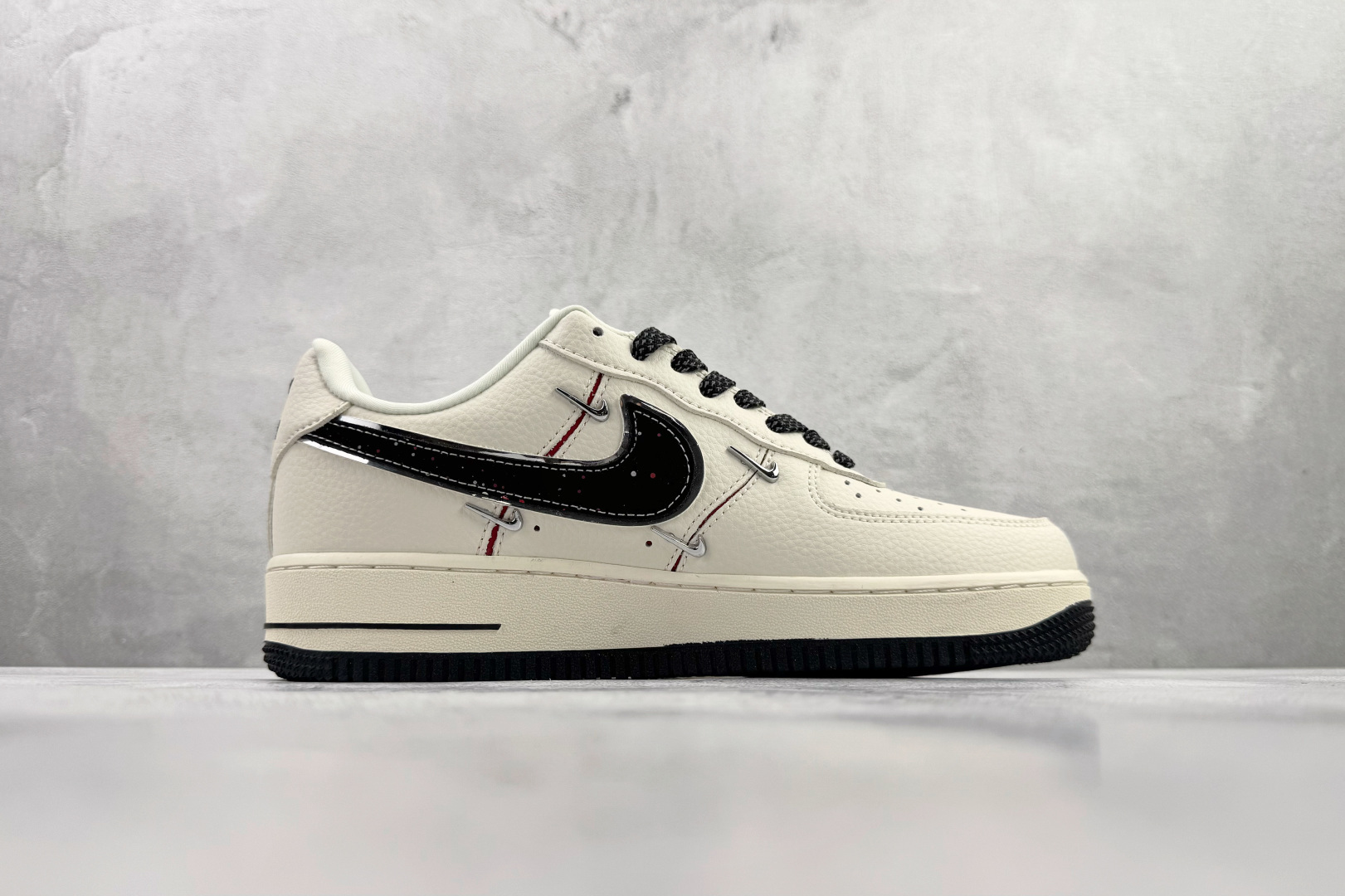 260 Nike Air Force 1'07 米黑 DD1928-309