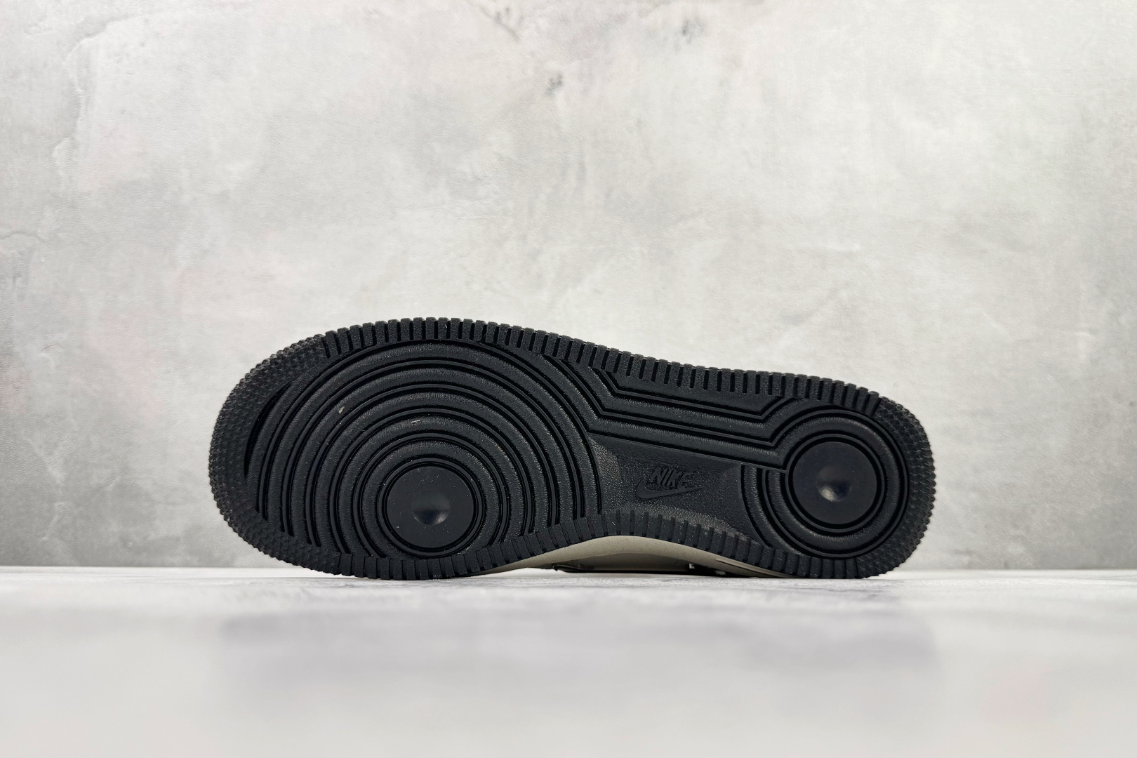 260 Nike Air Force 1'07 米黑 DD1928-309