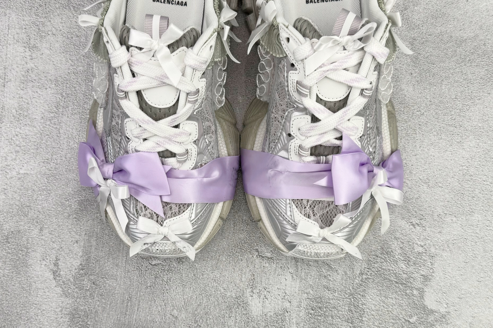 480 代购版 Balenciaga巴黎世家 3XL Lace 蕾丝蝴蝶结做旧 白色 825468WXLMC