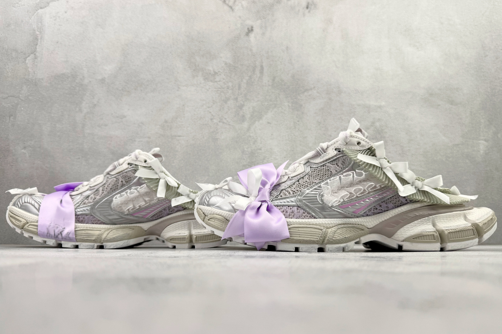 480 代购版 Balenciaga巴黎世家 3XL Lace 蕾丝蝴蝶结做旧 白色 825468WXLMC