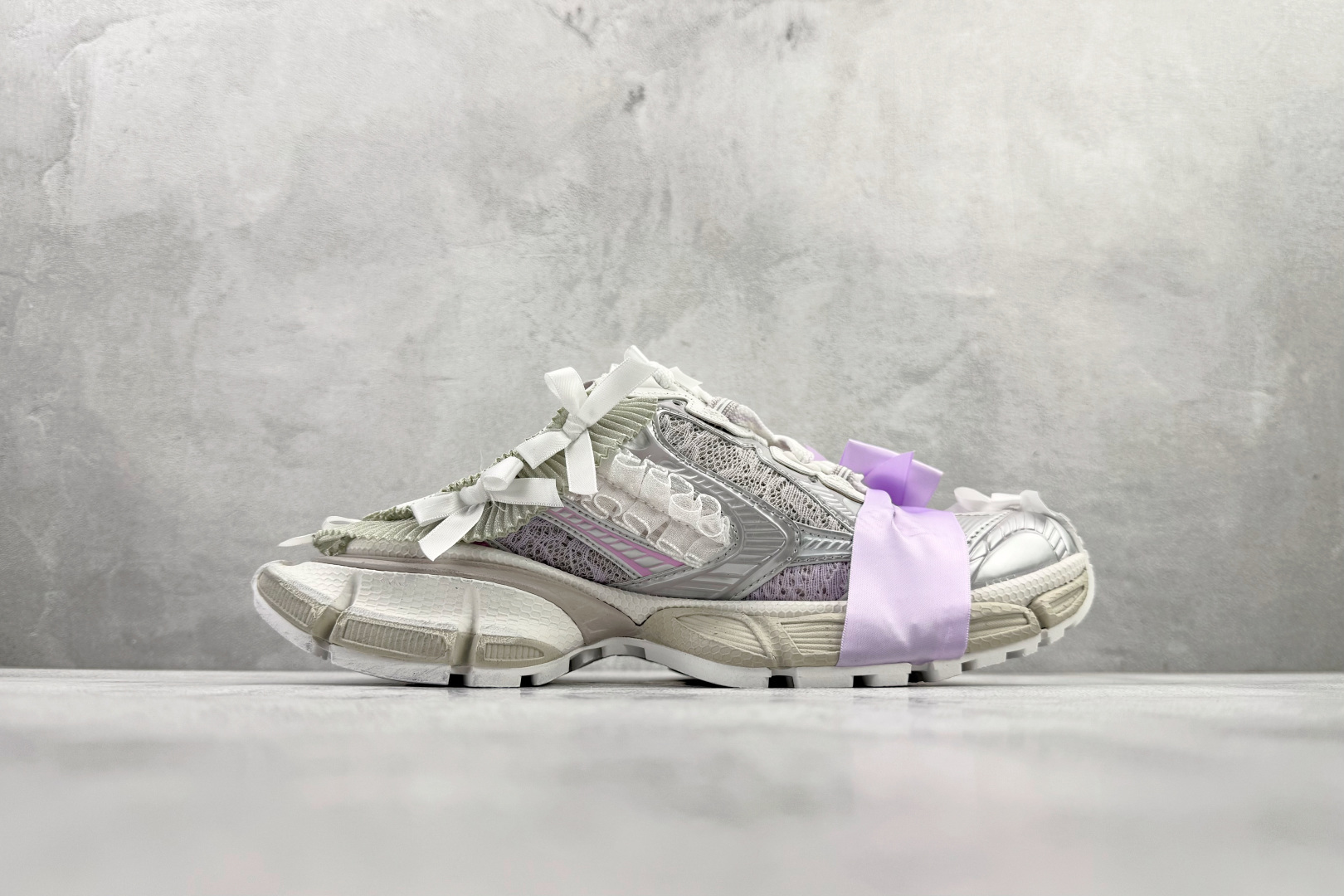 480 代购版 Balenciaga巴黎世家 3XL Lace 蕾丝蝴蝶结做旧 白色 825468WXLMC