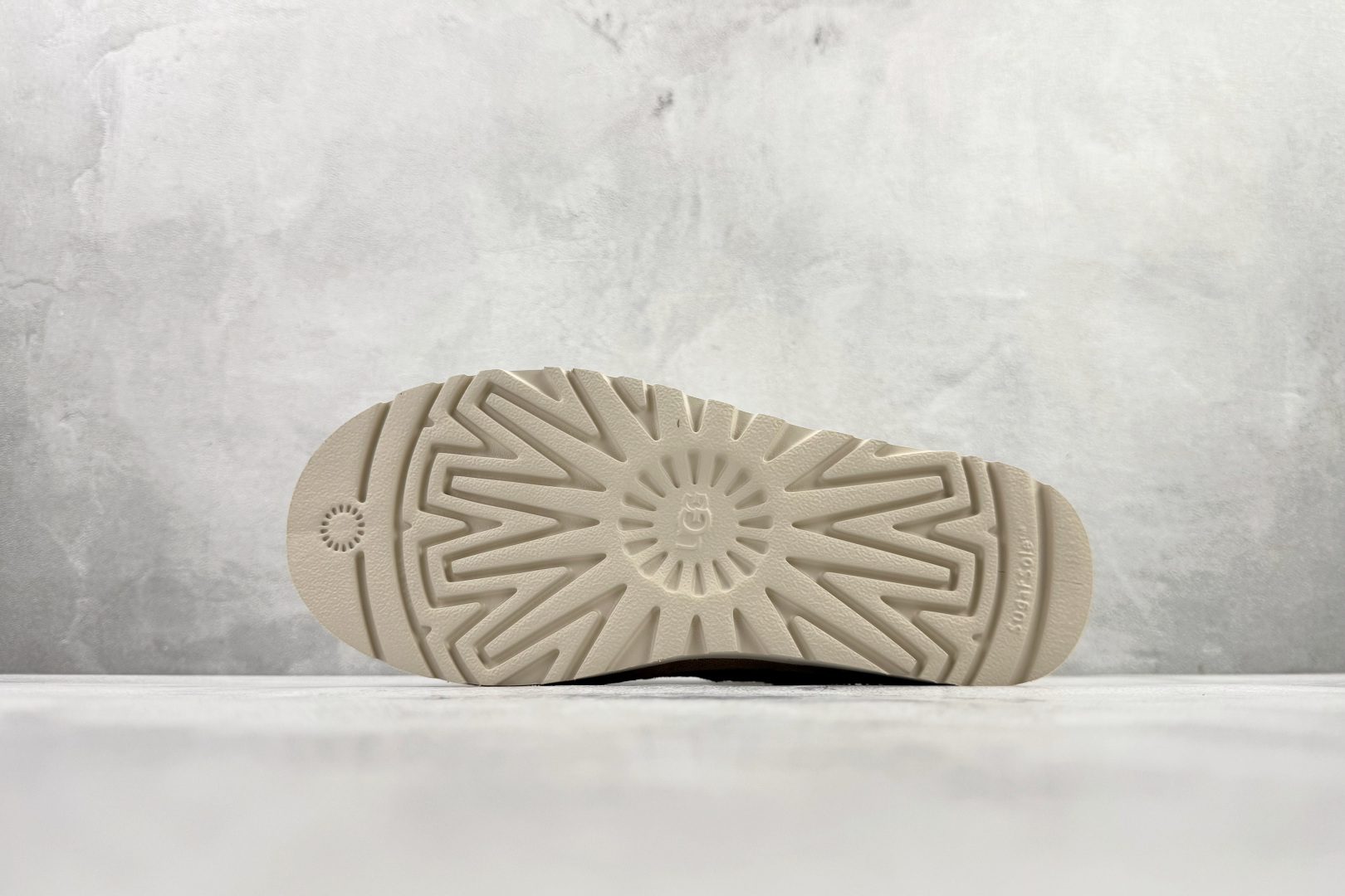 300 PALACE x UGG Tasman 栗色 1122553-CHE