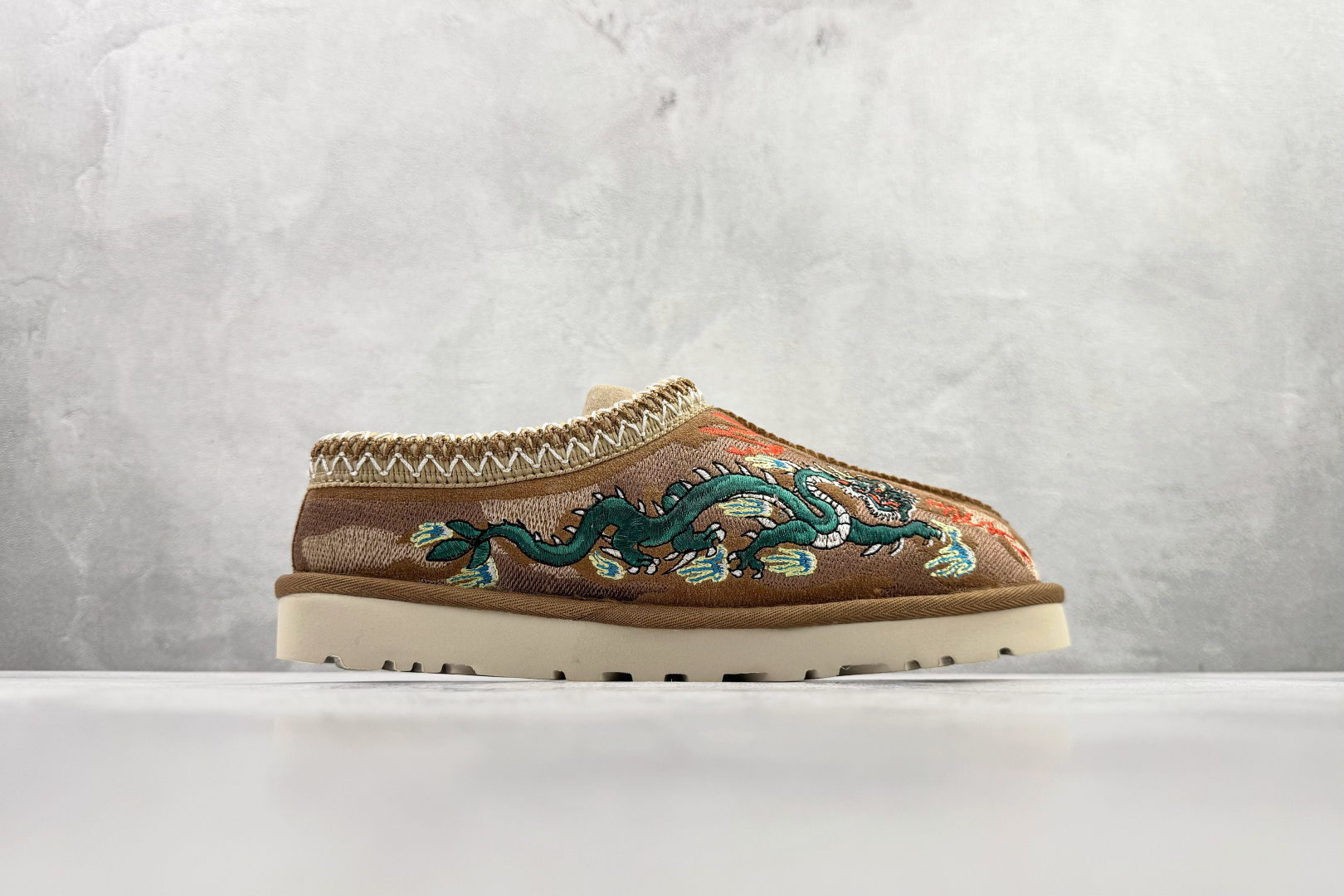 300 PALACE x UGG Tasman 栗色 1122553-CHE