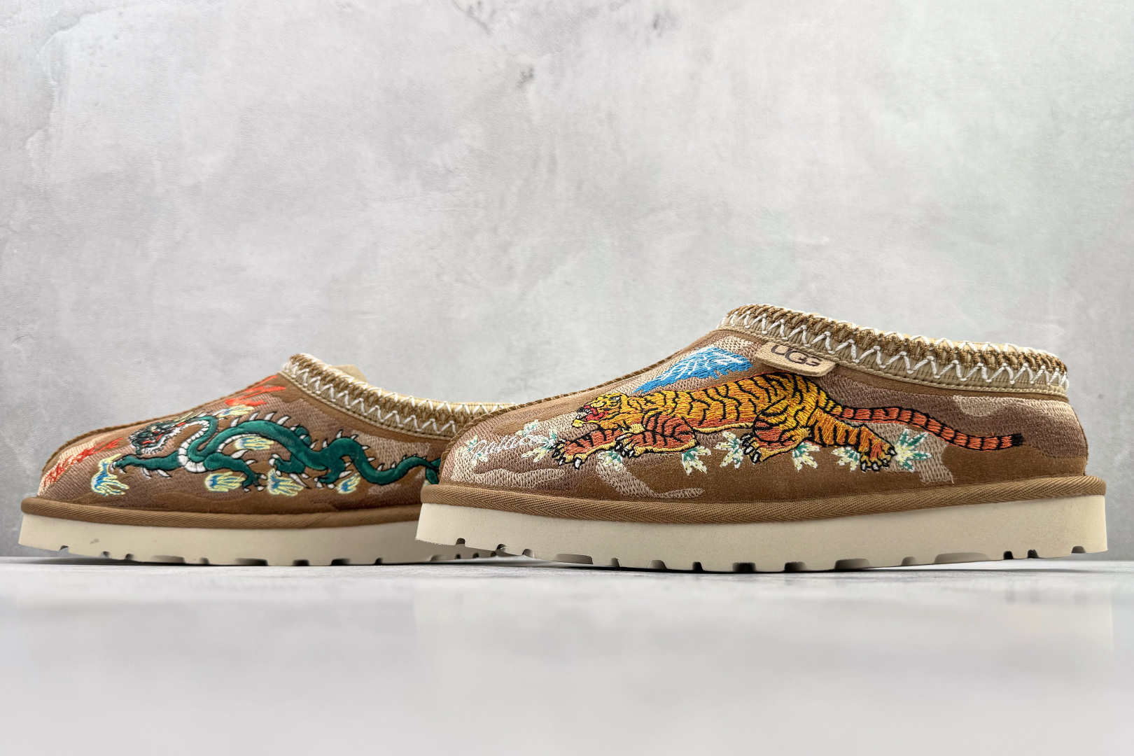 300 PALACE x UGG Tasman 栗色 1122553-CHE