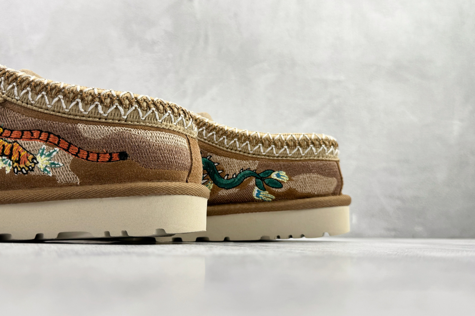 300 PALACE x UGG Tasman 栗色 1122553-CHE