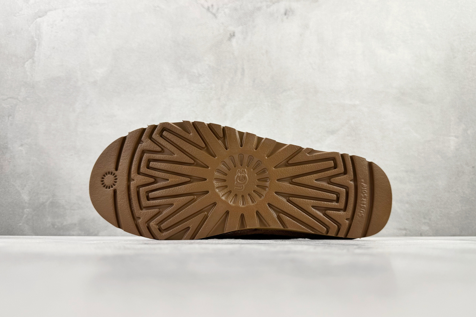 300 PALACE x UGG Tasman绿色 1122553 FRSN