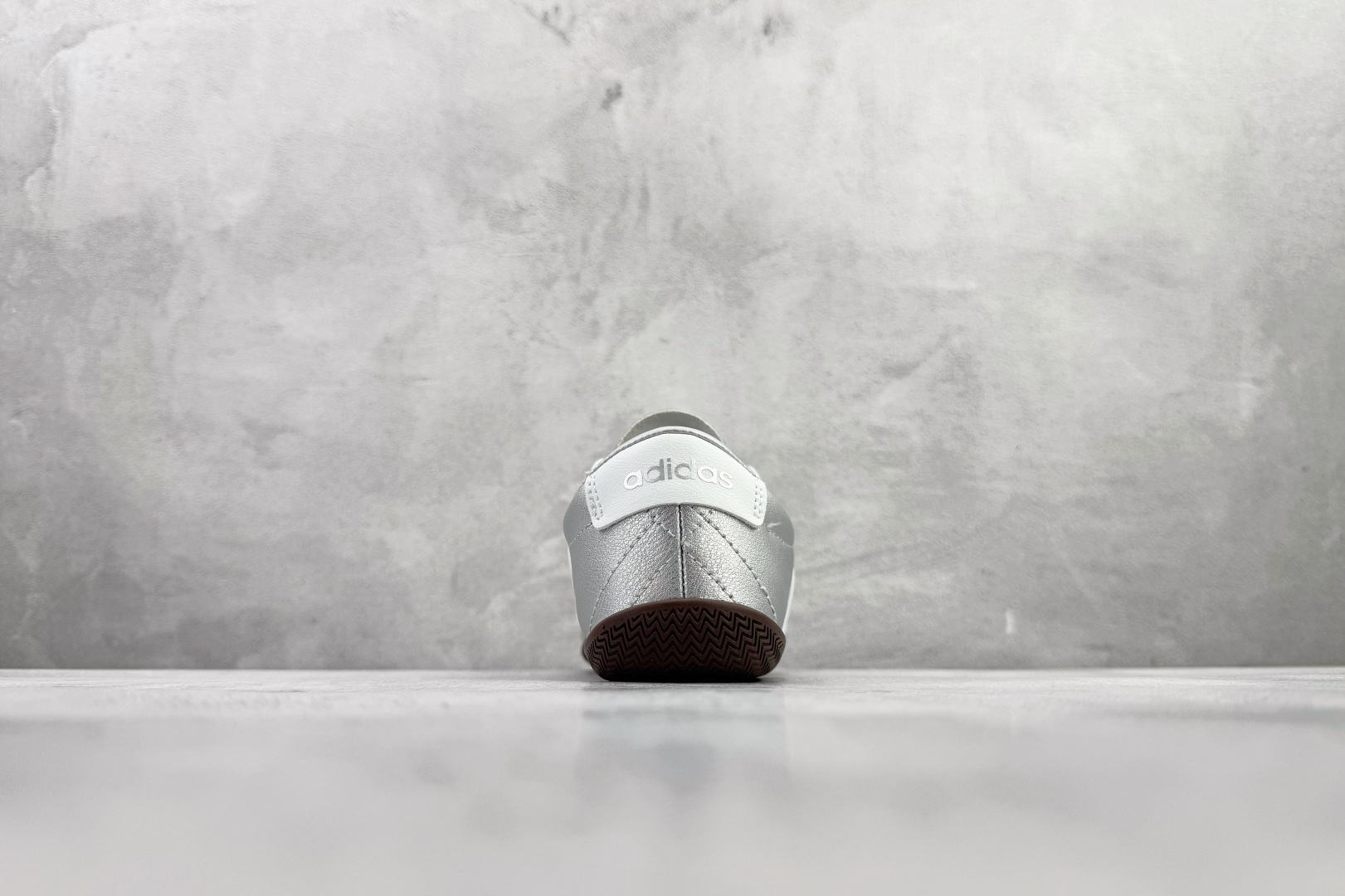 160 出口订单 adidas GRAND COURT 银色 JQ9682-Chinese UA Cheap High Quatity Brand Clothes Bags handbags Sneakers wholesale wholesaler seller from China Factory suppliers Fashion Clothing Shoes best Quality Beautiful Price 160 出口订单 adidas GRAND COURT 银色 JQ9682