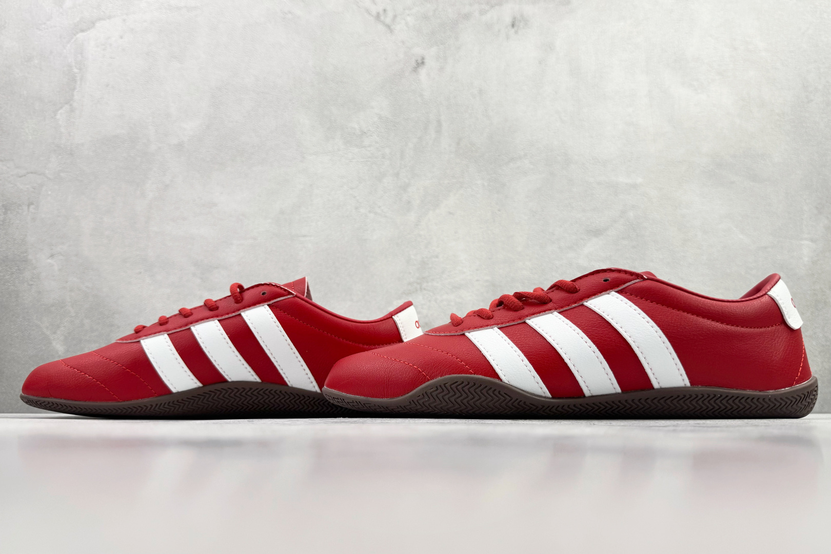 160 出口订单 adidas GRAND COURT 红色 JQ9691