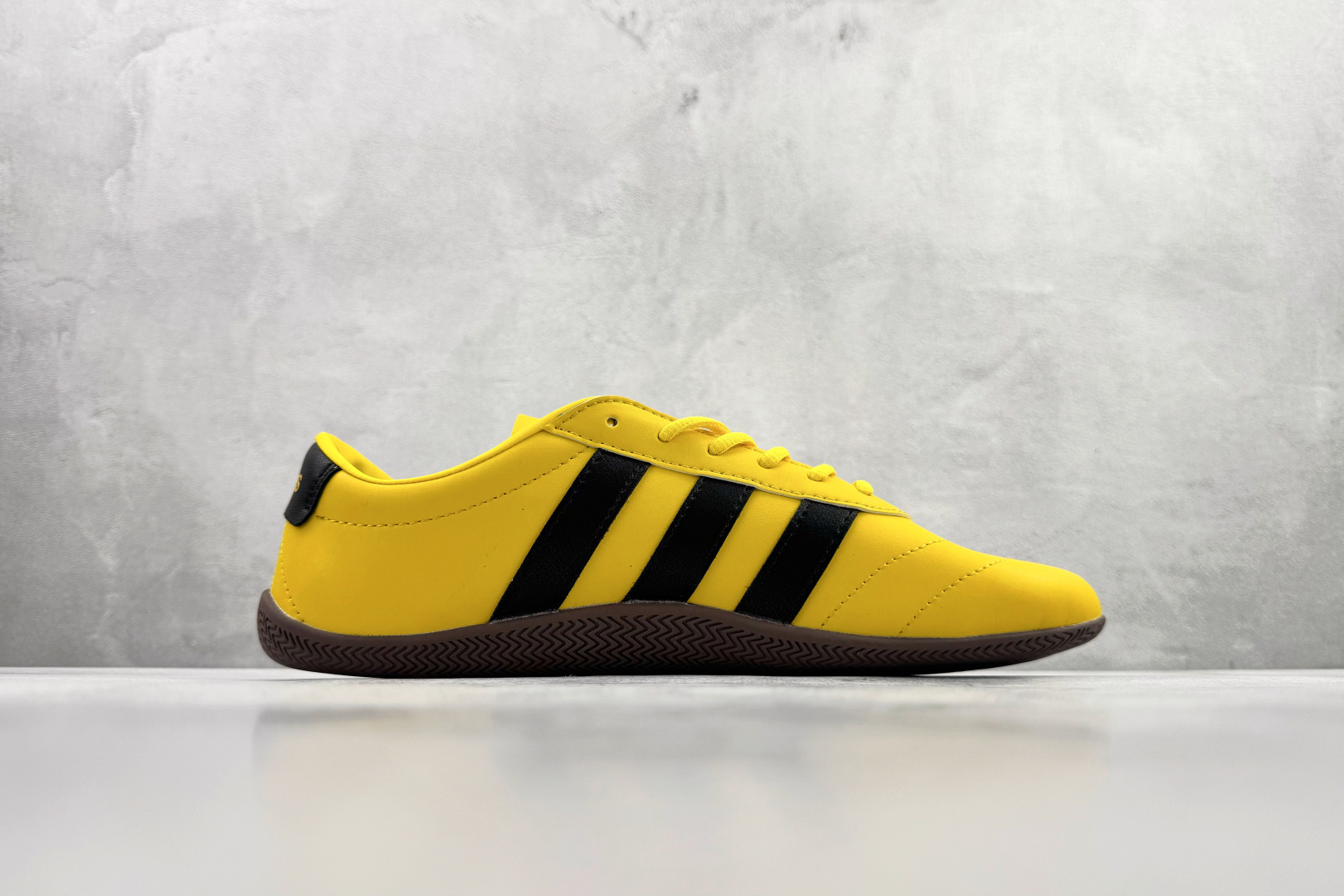 160 出口订单 adidas GRAND COURT 黄色 JQ9683