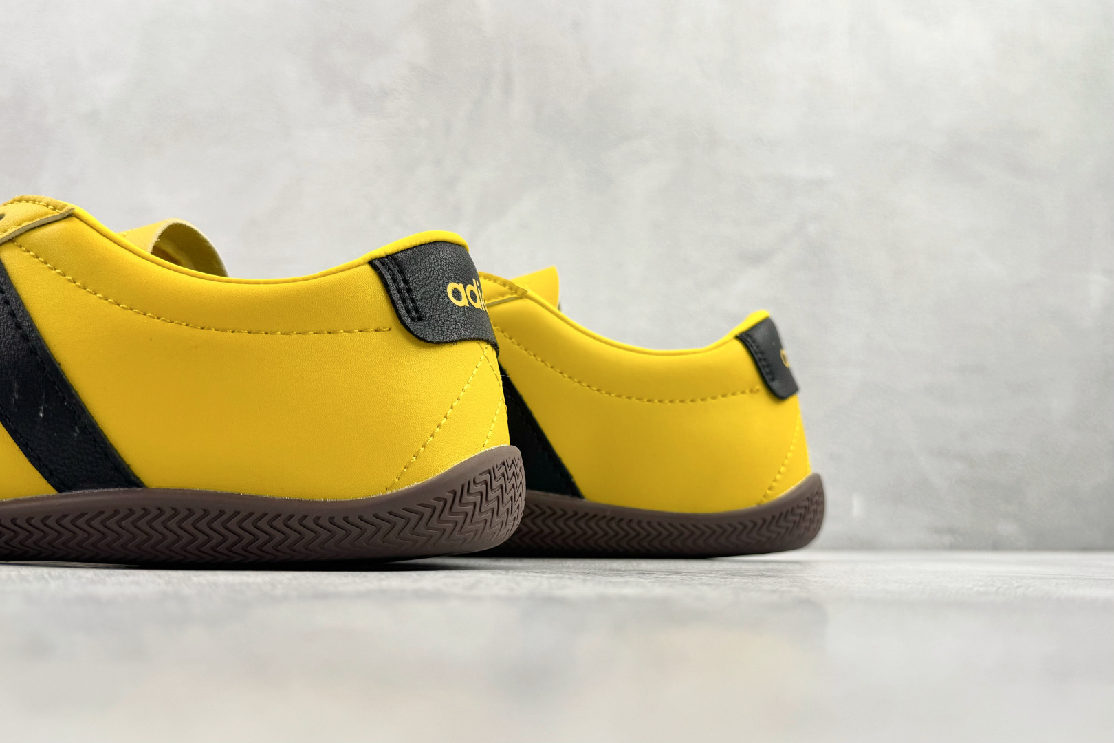 160 出口订单 adidas GRAND COURT 黄色 JQ9683