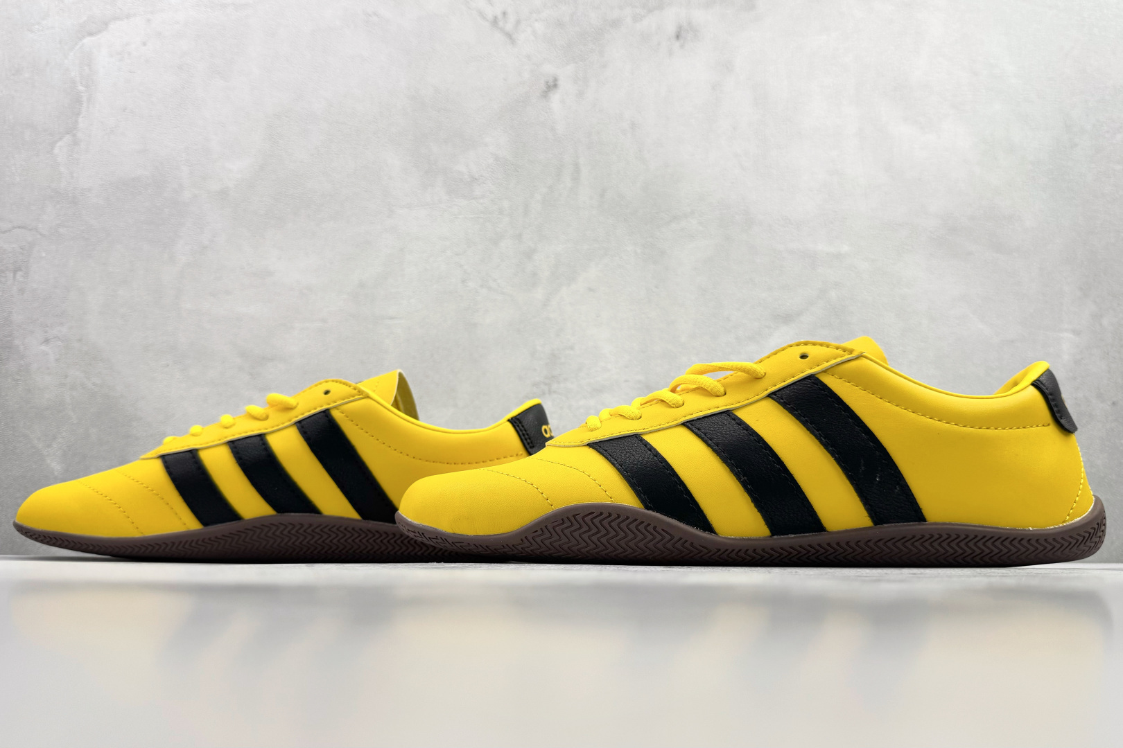 160 出口订单 adidas GRAND COURT 黄色 JQ9683