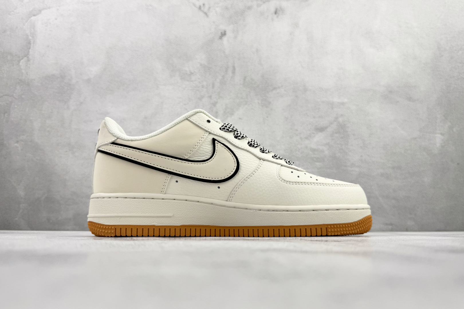 Nike Air Force 1'07 WB 米白 FQ6965-700
