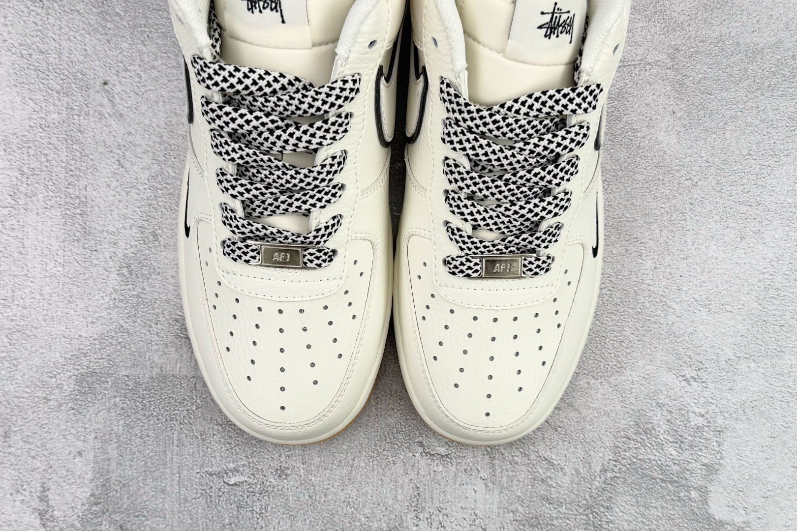 Nike Air Force 1'07 WB 米白 FQ6965-700