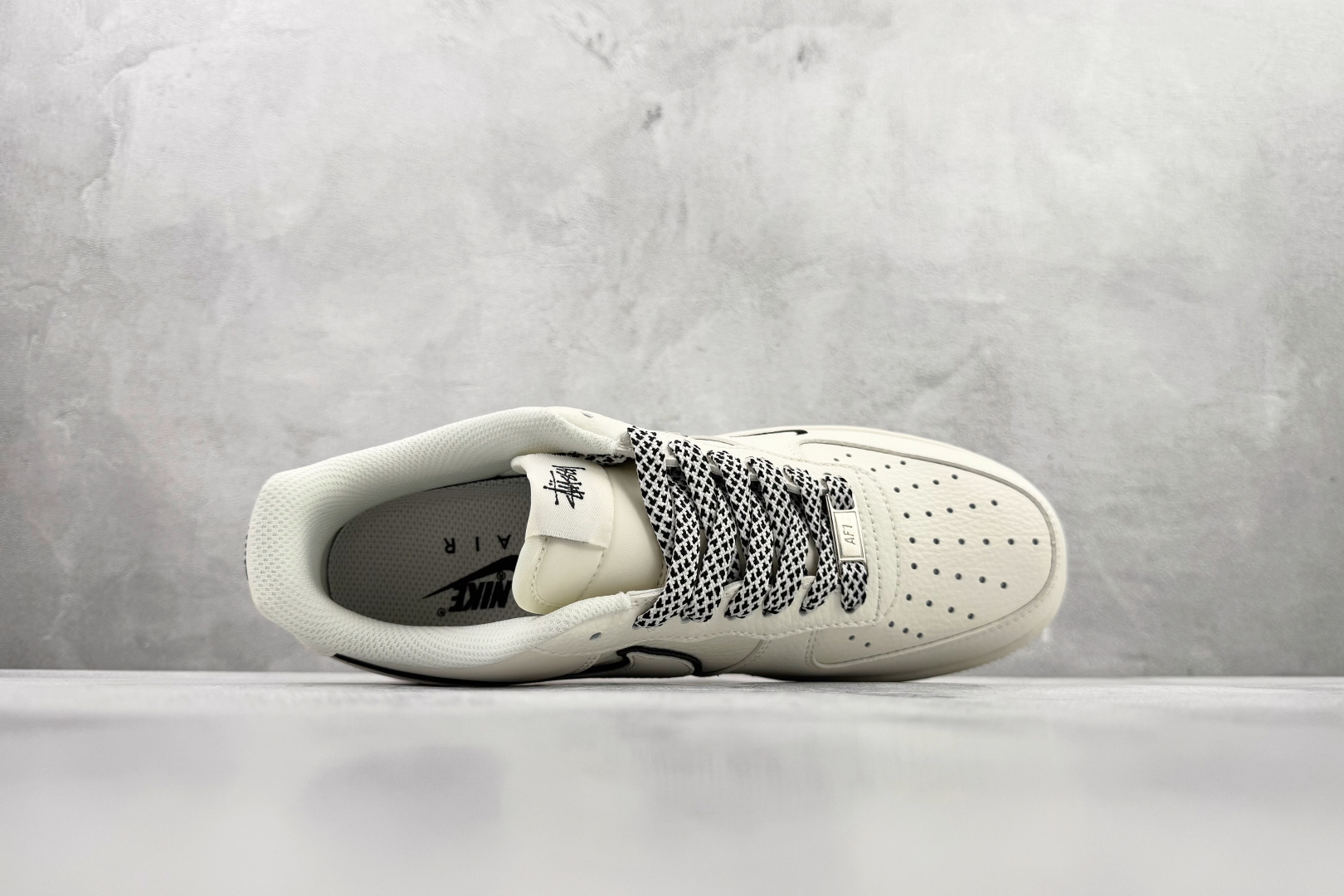 Nike Air Force 1'07 WB 米白 FQ6965-700