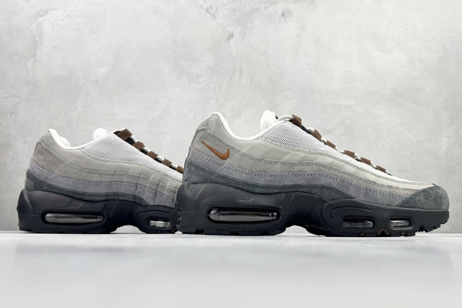 口碑神作 Nike SB x Nike Air 95 灰棕 HF7545-002