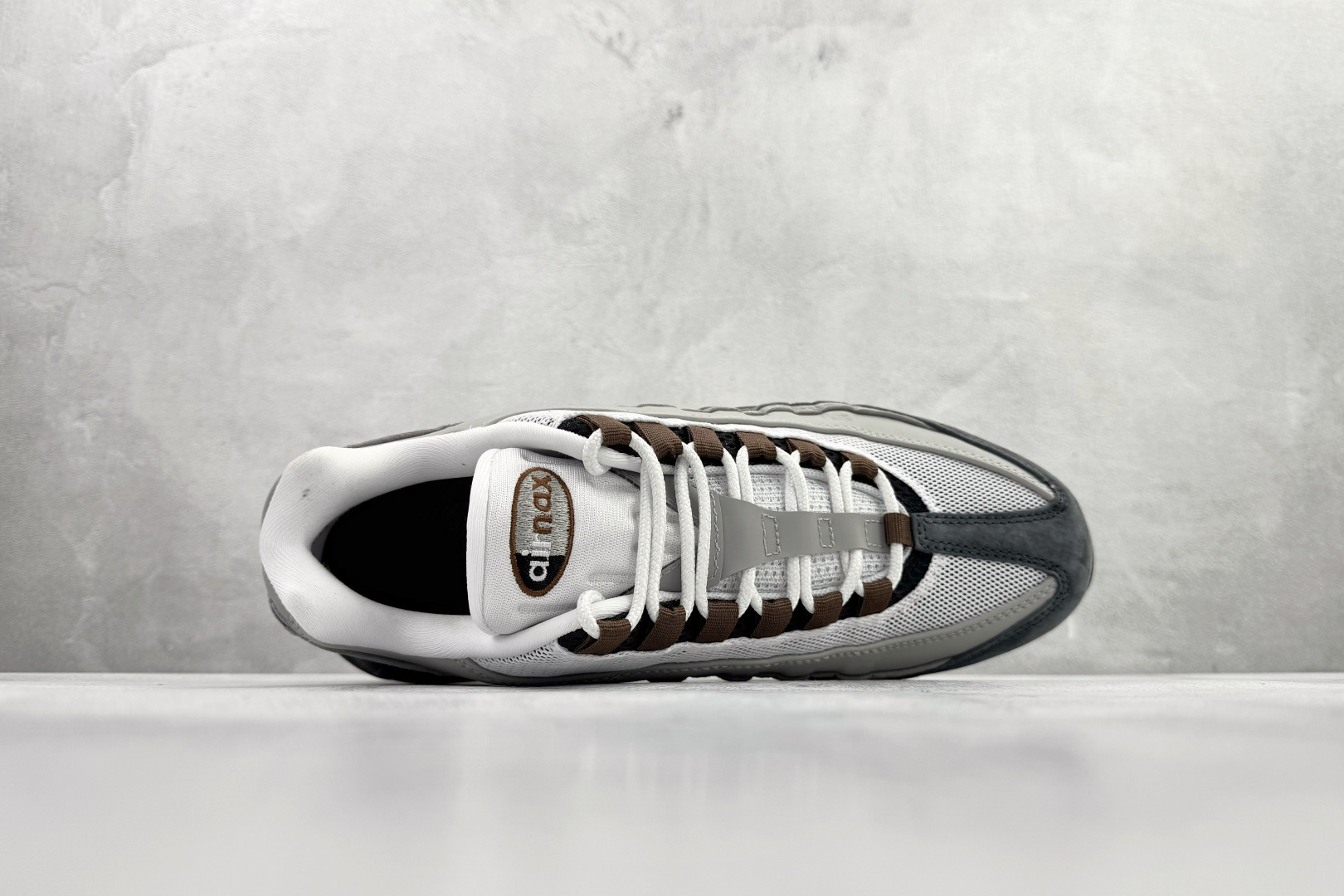 口碑神作 Nike SB x Nike Air 95 灰棕 HF7545-002