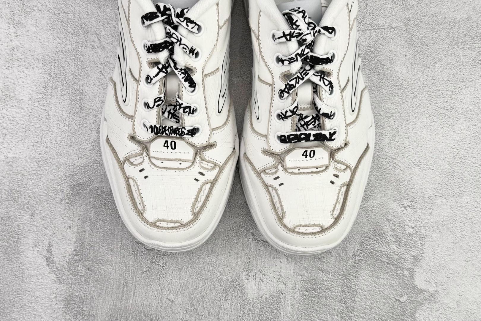 全新工厂开发 Balenciaga巴黎世家 25七夕系列 HAMPTONS WORN-OUT 白色 841763WCURS