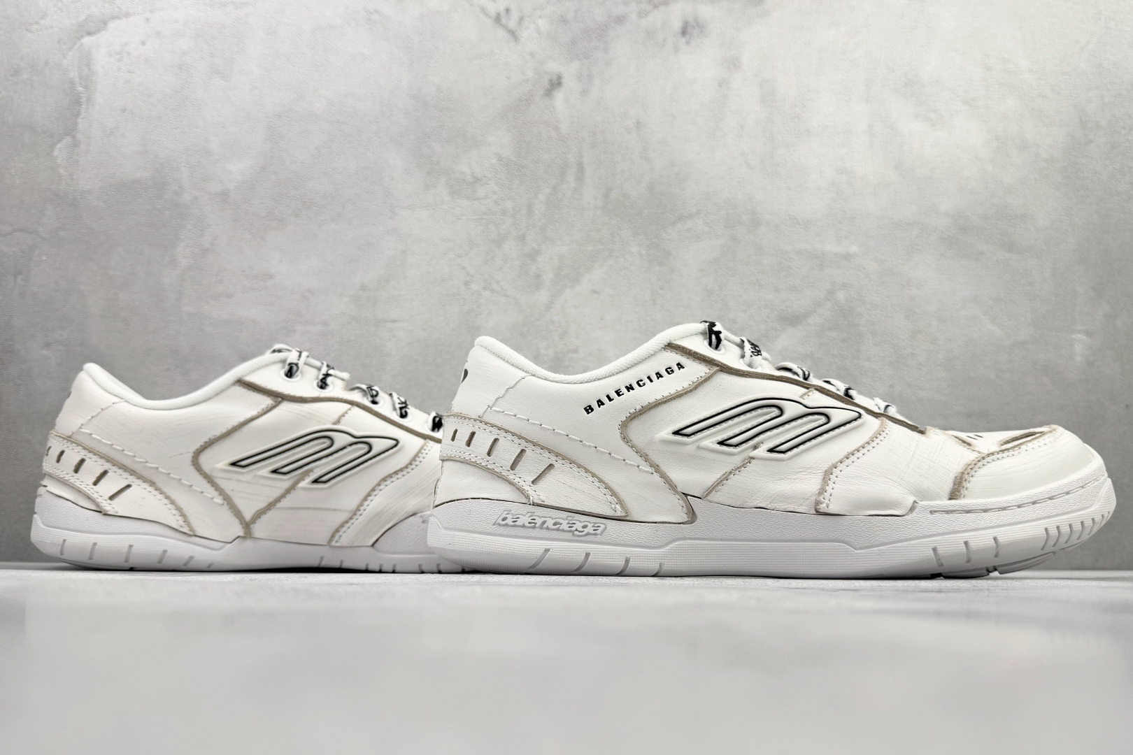 全新工厂开发 Balenciaga巴黎世家 25七夕系列 HAMPTONS WORN-OUT 白色 841763WCURS