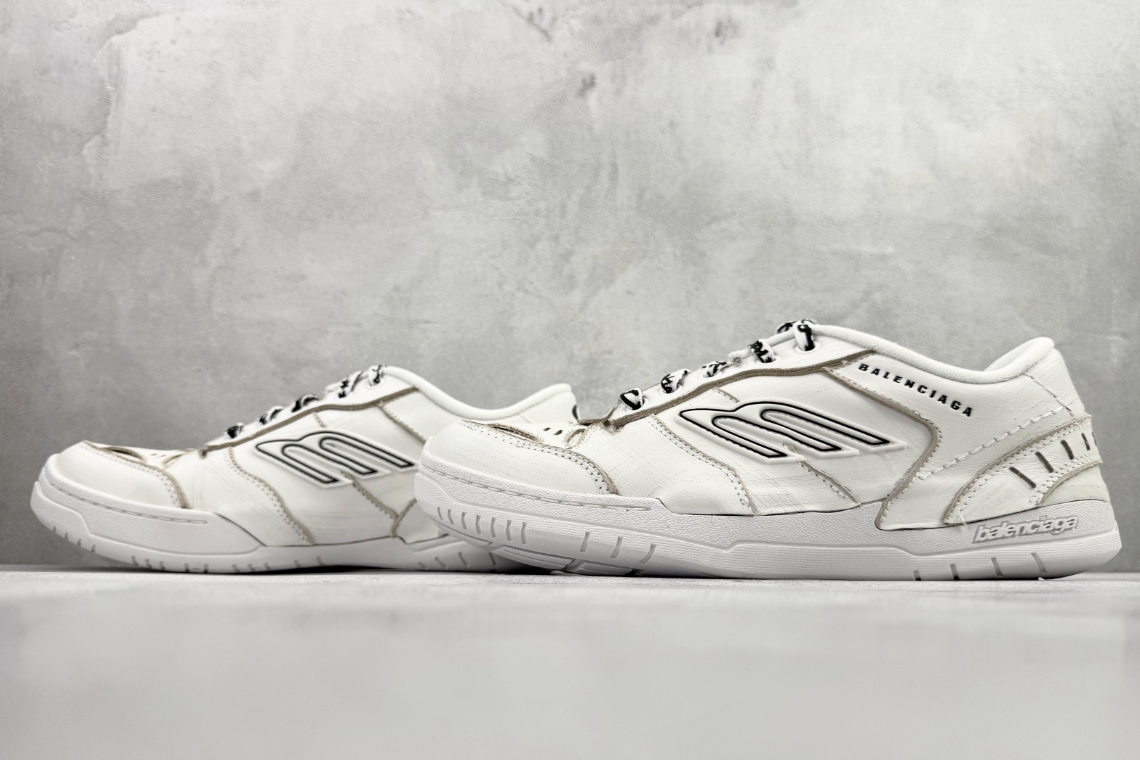 全新工厂开发 Balenciaga巴黎世家 25七夕系列 HAMPTONS WORN-OUT 白色 841763WCURS